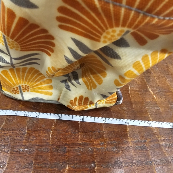 Petunia Pickle Bottom Diaper Bag - Picture 2 of 16